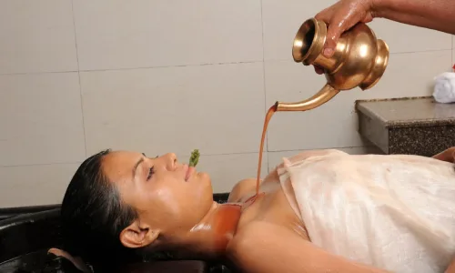 Full-body warm medicated oil therapy with rhythmic massage to strengthen nerves, relieve pain, detoxify the body, and promote deep relaxation, especially helpful for stress, chronic pain, and nervous system disorders.